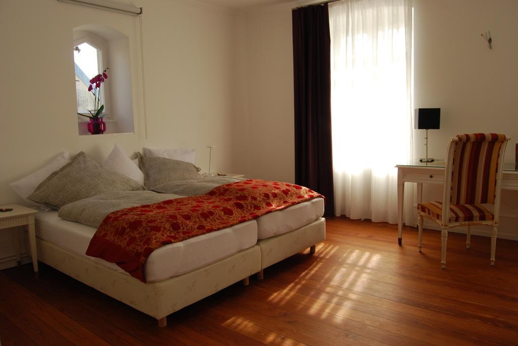 Alte Apotheke Bed & Breakfast Karlsbad Cameră foto